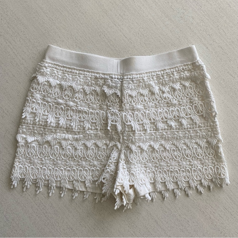 Express Off-White Lace Design Shorts